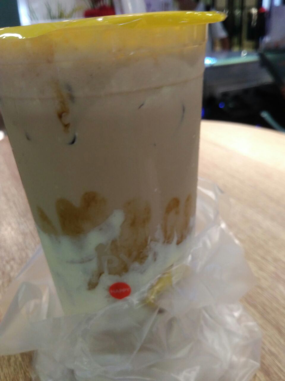 嘴巴馋了就会买上一杯比较拔草的是蛋糕忌廉珍珠奶茶因为喜欢嚼珍珠
