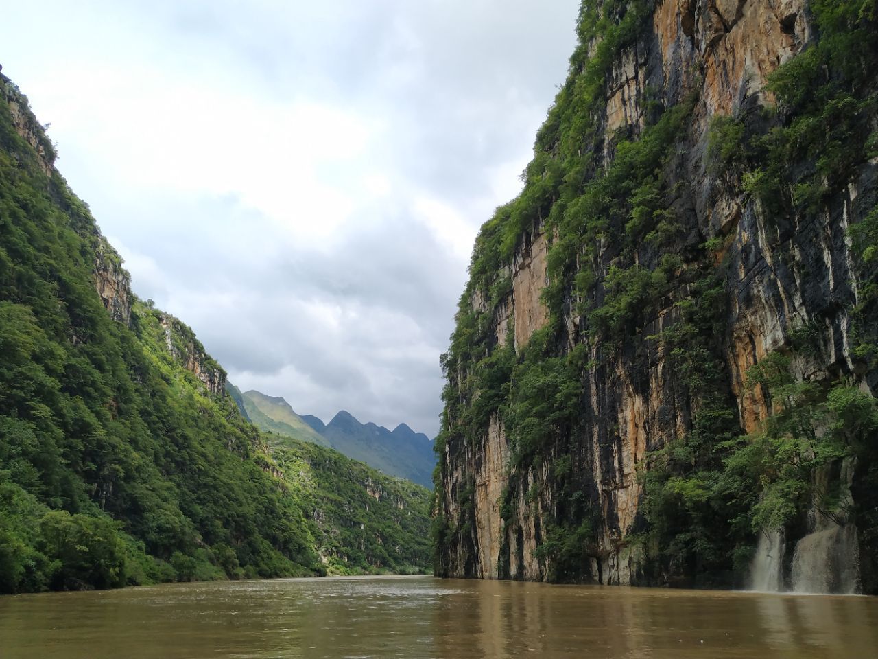 北盘江大峡谷