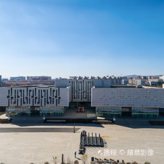 乌兰察布市图书馆   分 1条点评 图书馆 展馆展览 距景点616m