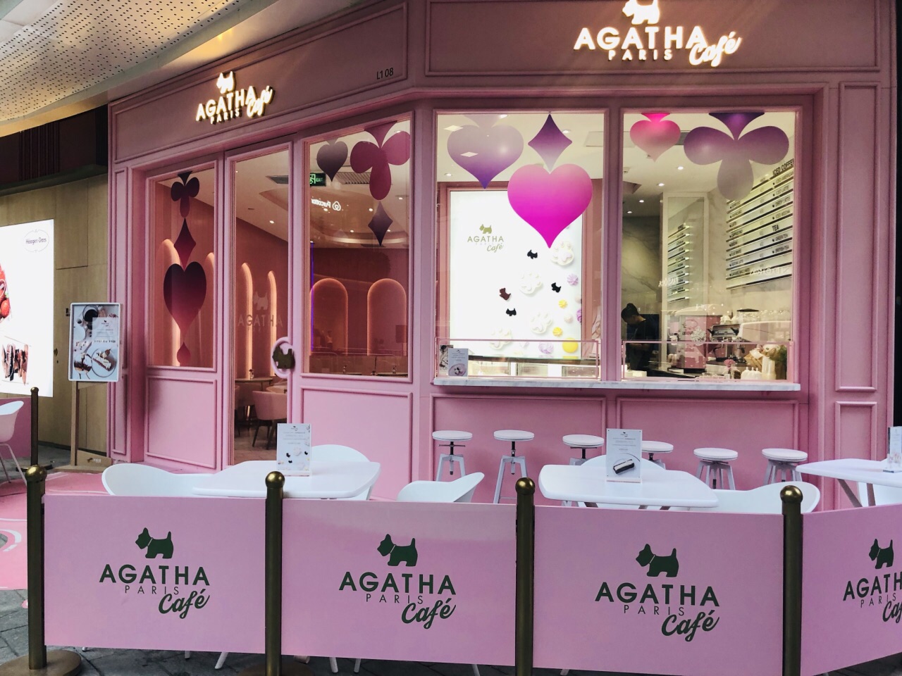 agatha paris cafe