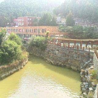 黄金谷洞天温泉