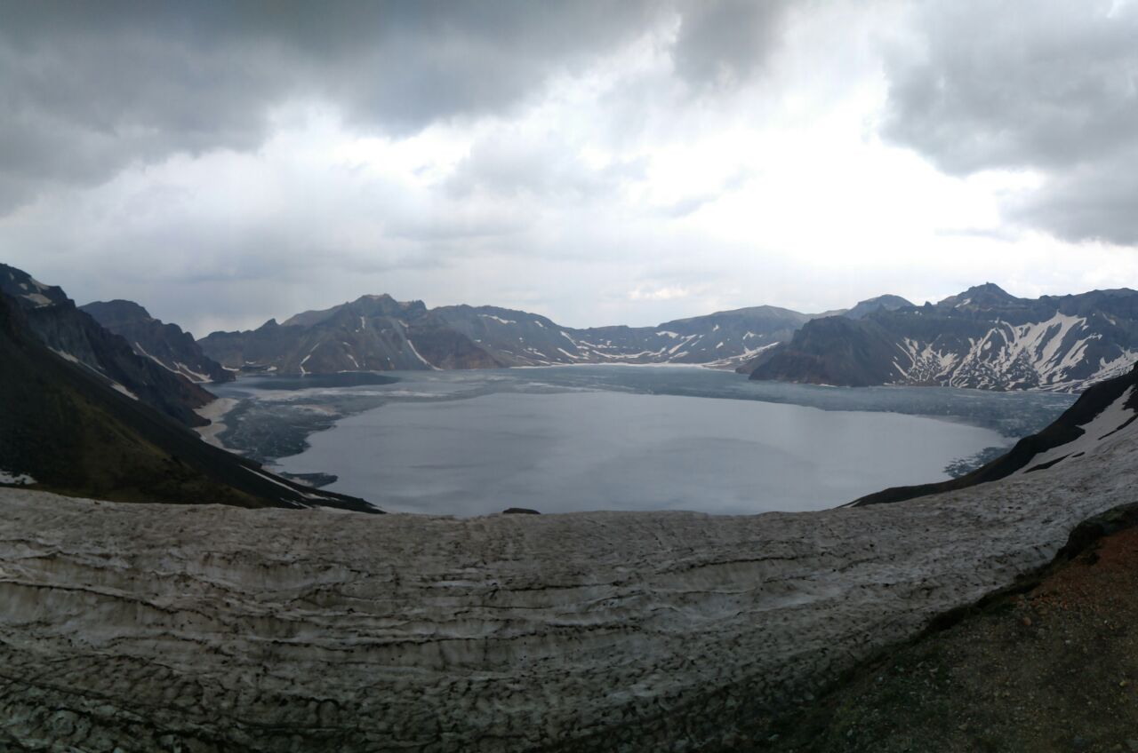 中国最大的火山湖：长白山天池，传闻的“水怪”真的存在吗？_吉林