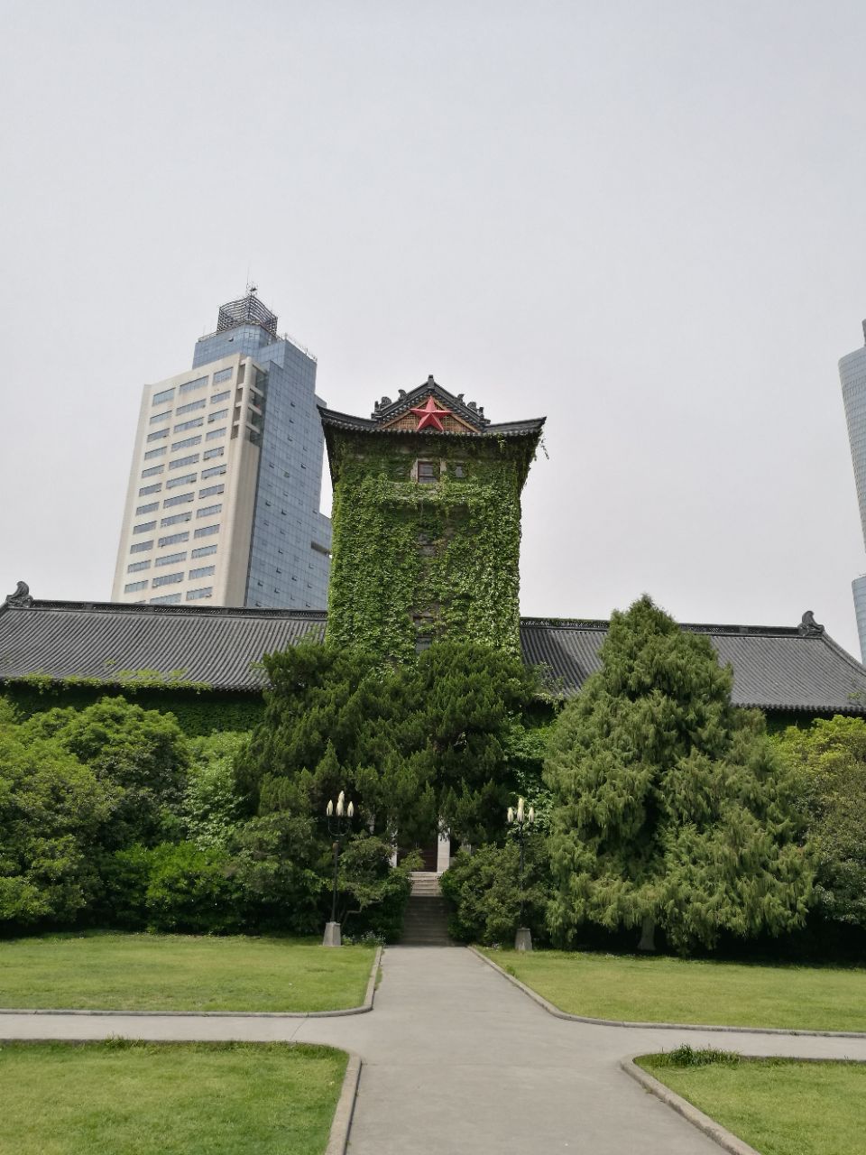 南京大学