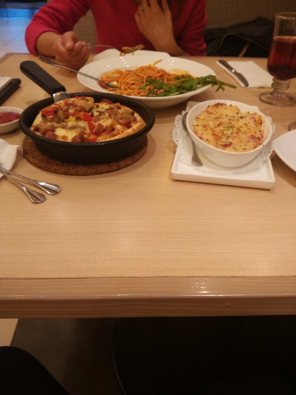 天津必胜客(滨江店)好吃吗,必胜客(滨江店)味道怎么样,环境/服务好不