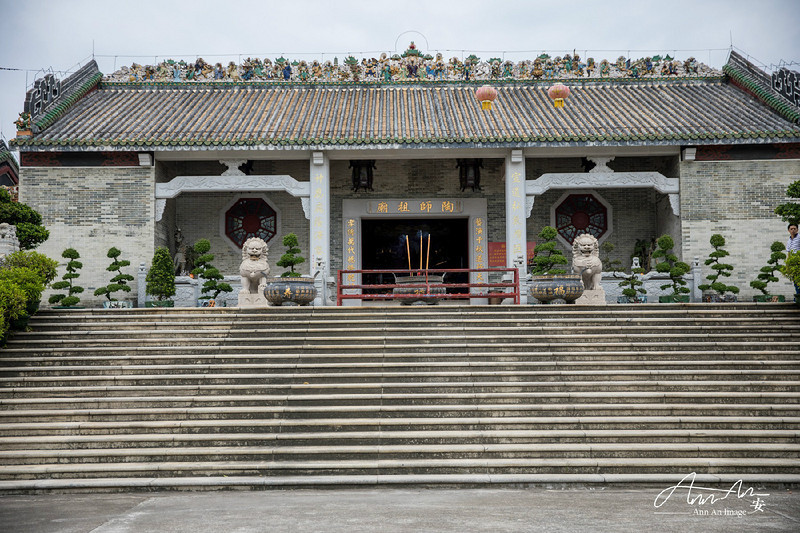 我们来到了广东石湾陶瓷博物馆,博物馆位于广东省佛山市禅城区石湾