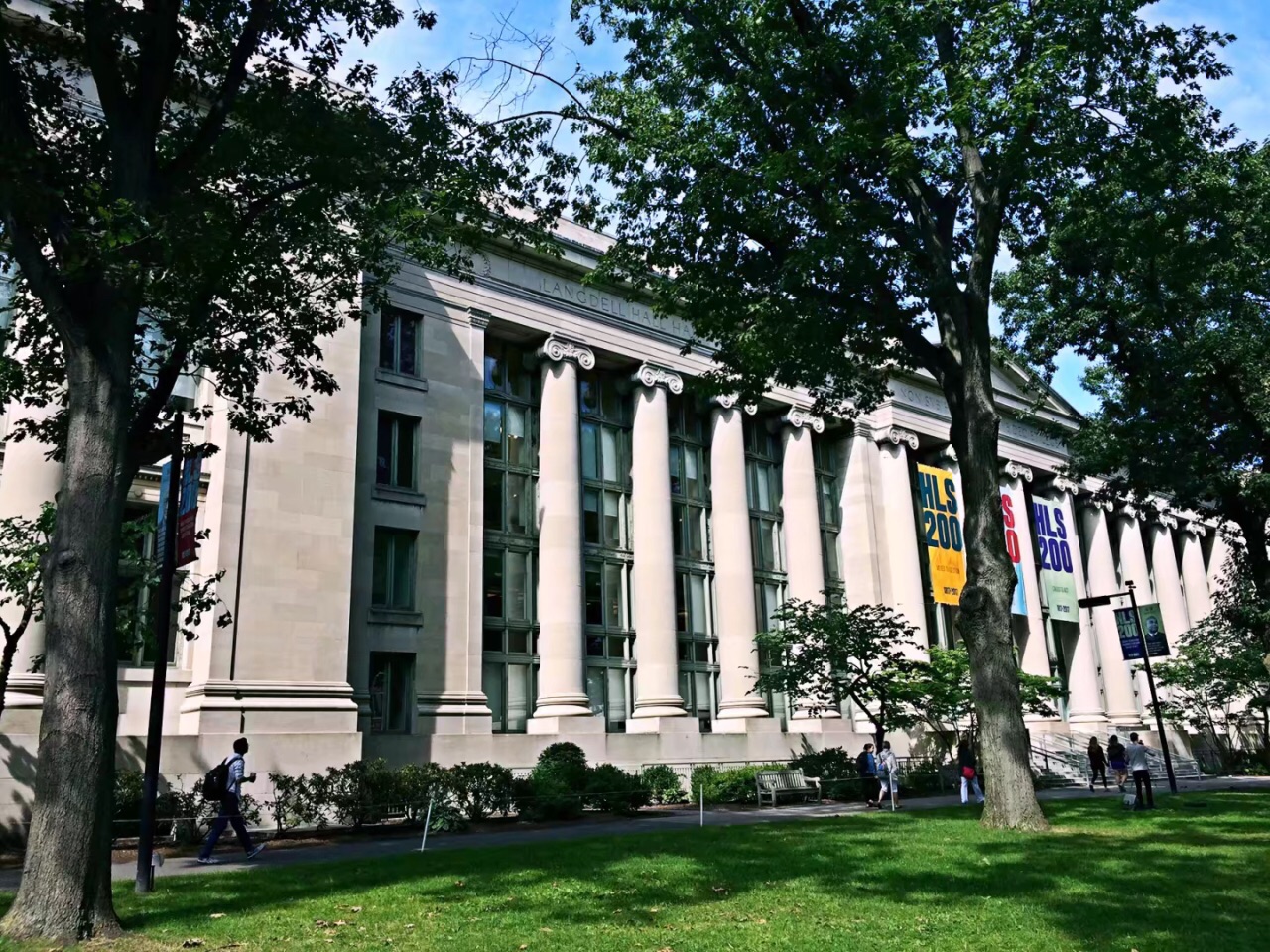 哈佛大学法学院