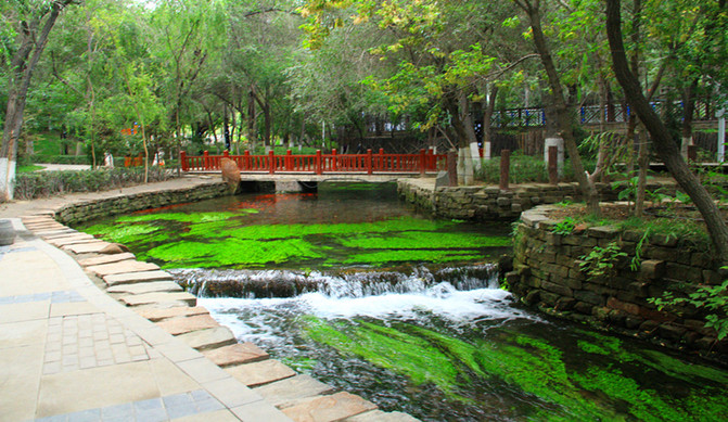 水磨沟风景区