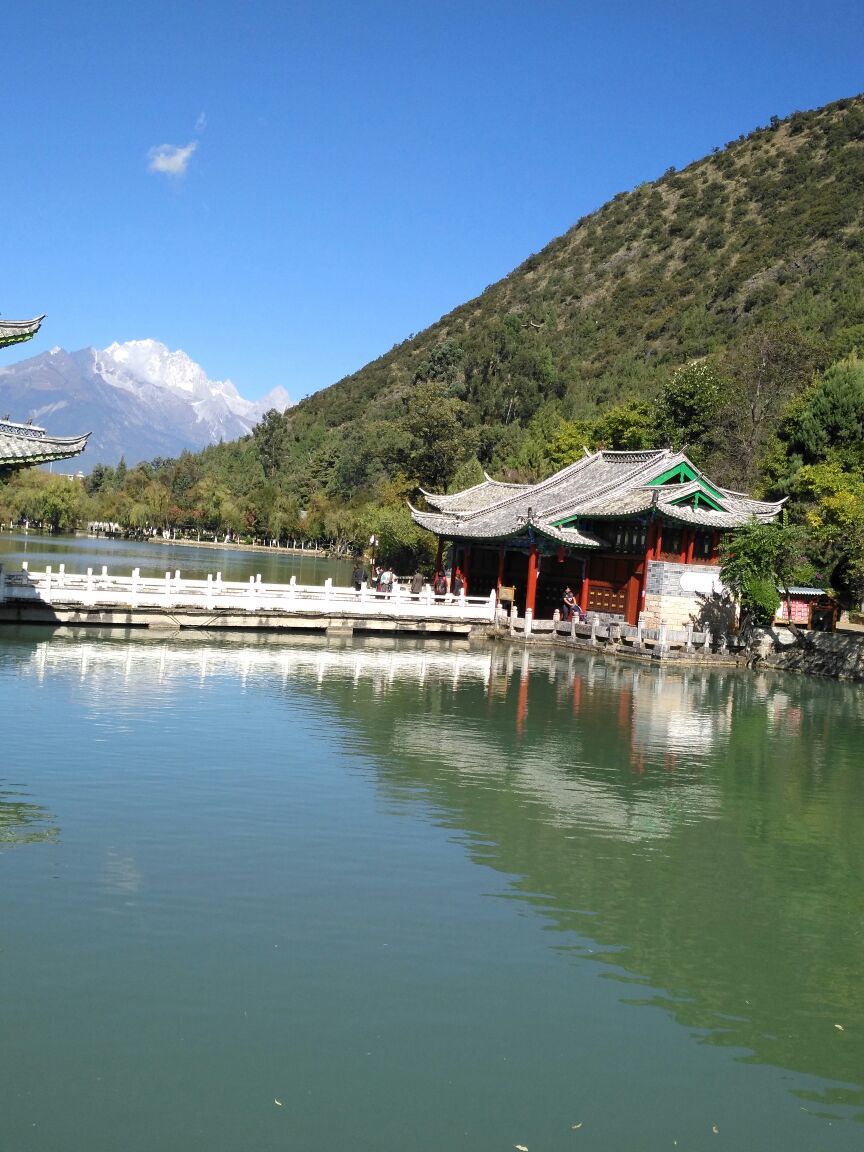 黑龙潭风景区