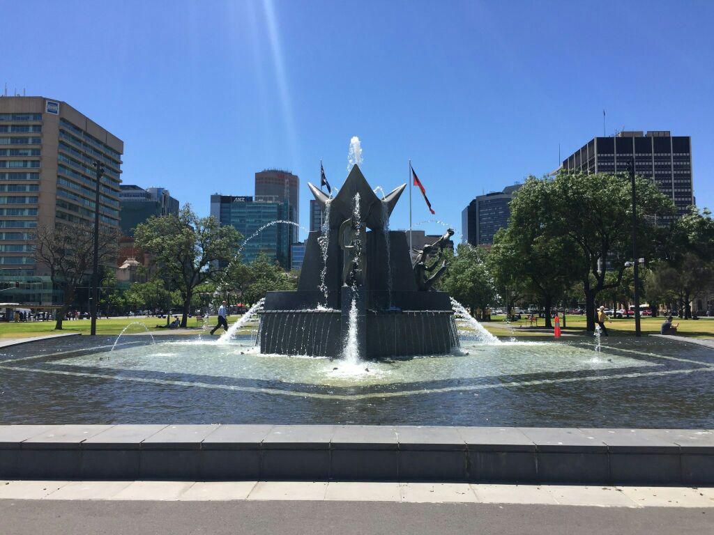 维多利亚广场旅游景点攻略图