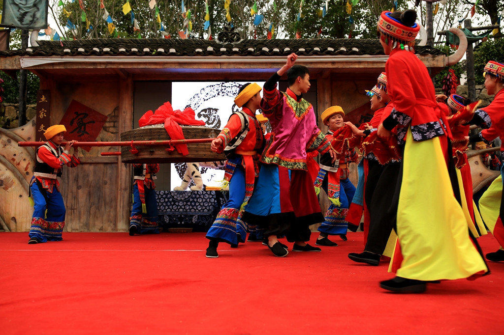 土家族风俗,年猪宴前先祭祀白虎