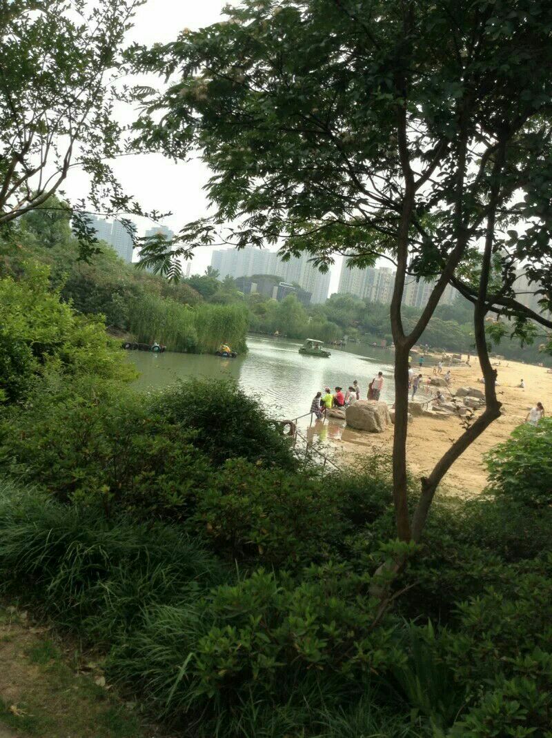 环境海算可以吧,里面有个馆单独收费,不过也就十块钱门票,有个人造