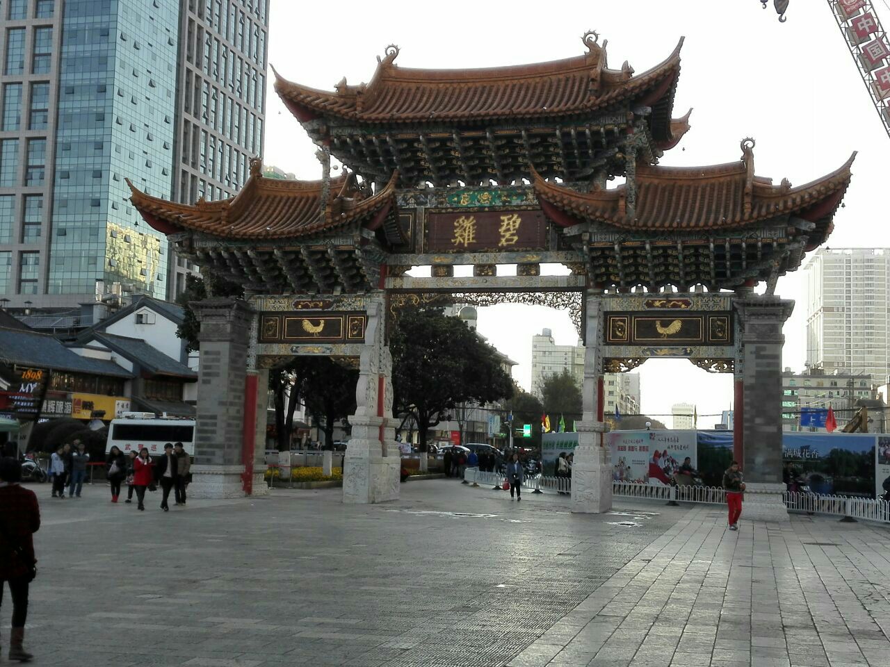 可能有点仓促吧,感觉不如成都宽,窄巷那么富有蕴意.