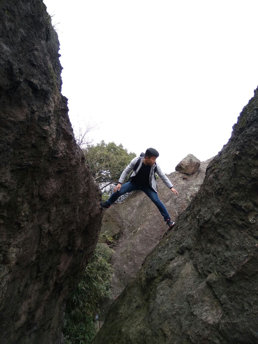 【携程攻略】杭州蛤蟆峰景点,蛤蟆峰在宝石山的山顶,登上蛤蟆峰能看见