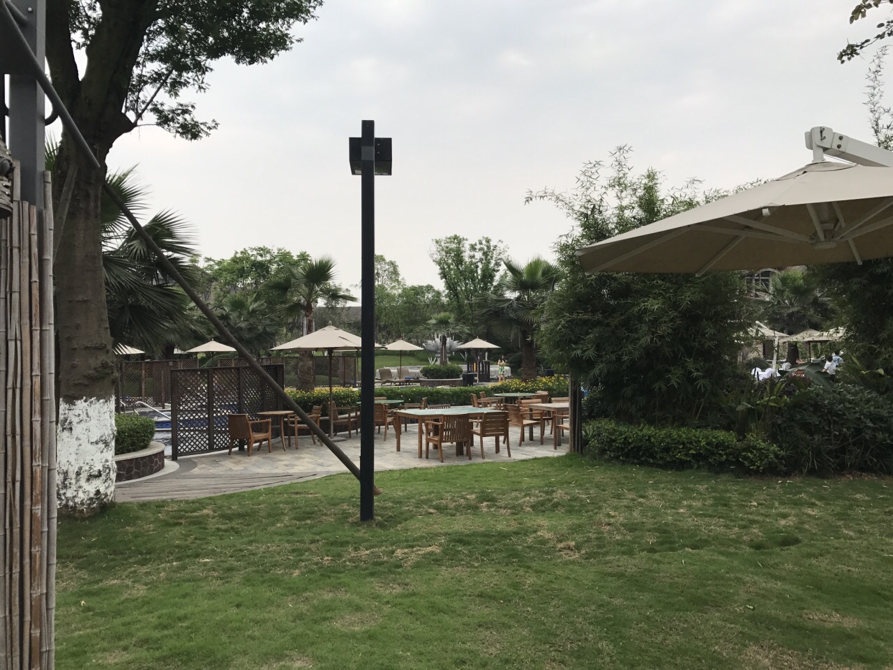 峨眉山蓝光己庄酒店(山湖路店)