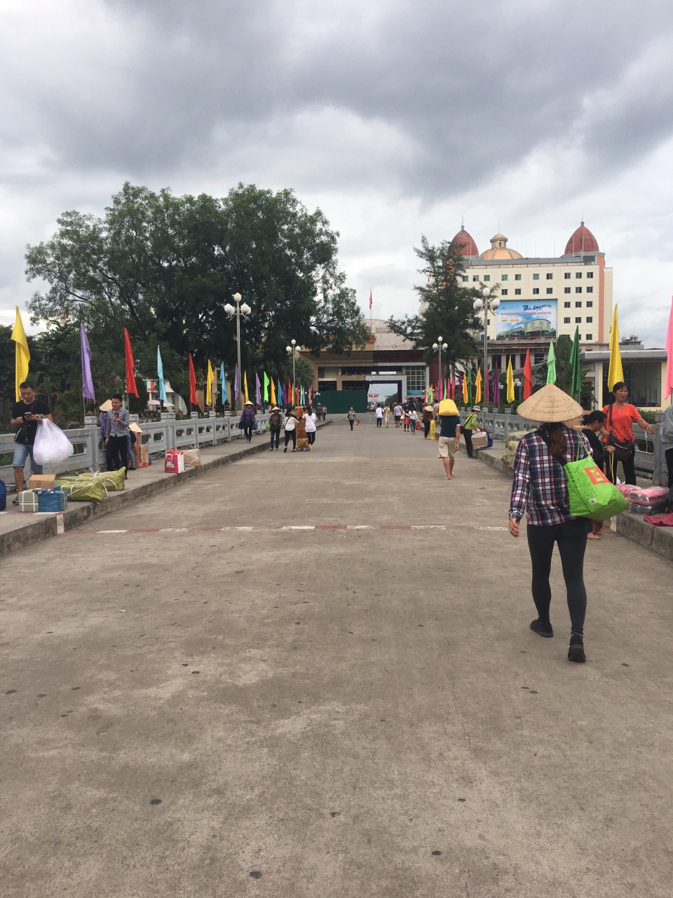 越南芒街茶古海滩 民歌广场 芒街天主教堂一日游【一价全包 东兴出发