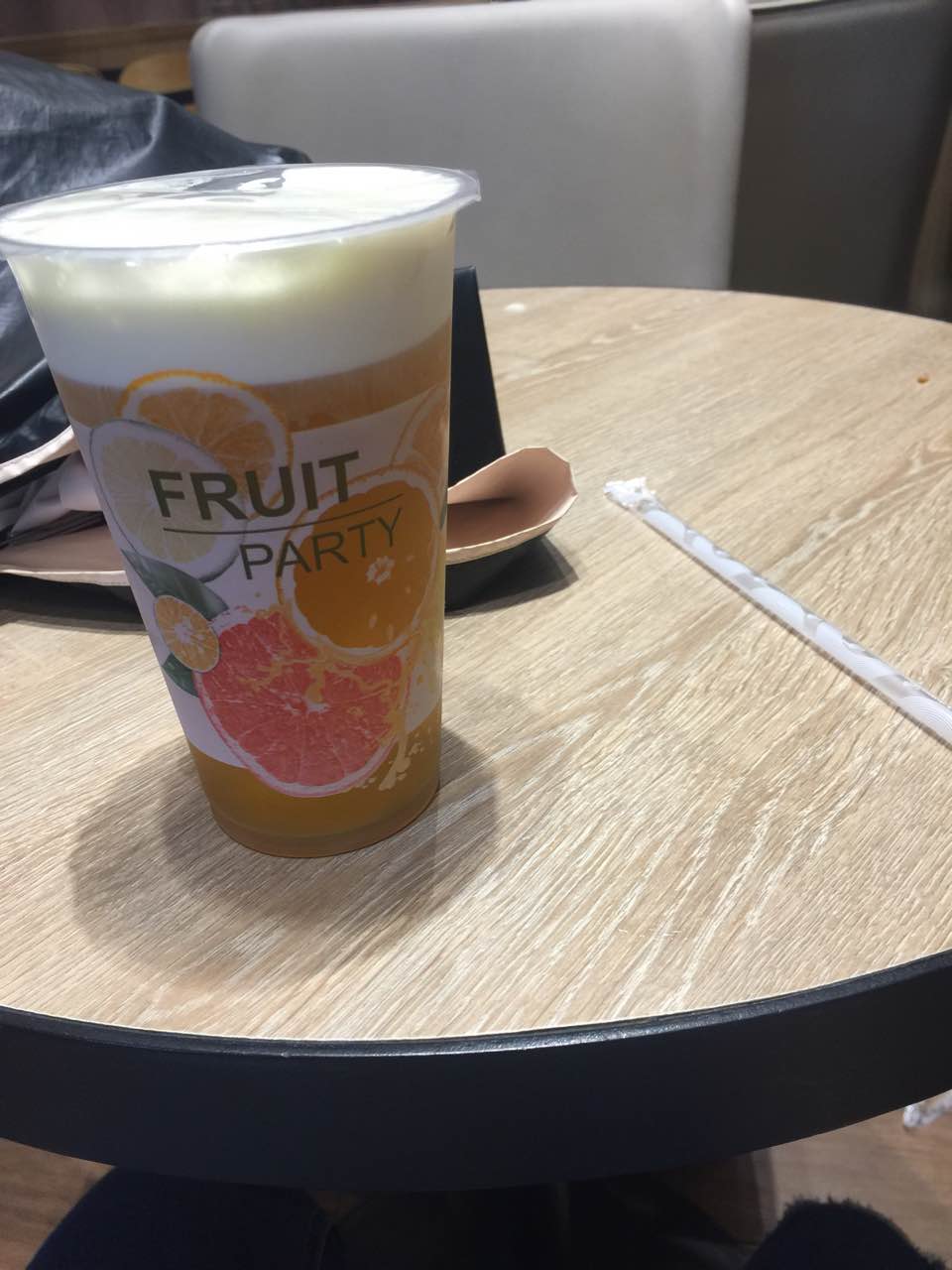 学圣路上,高中时候很喜欢喝,班主任当时请全班人喝奶茶