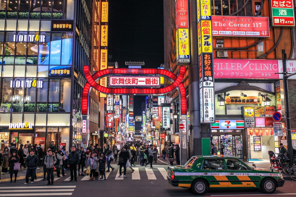 如果说夜晚想看下这个繁华的东京,那么来新宿一定是没错的选择.