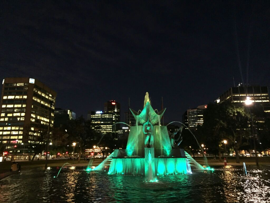 维多利亚广场旅游景点攻略图