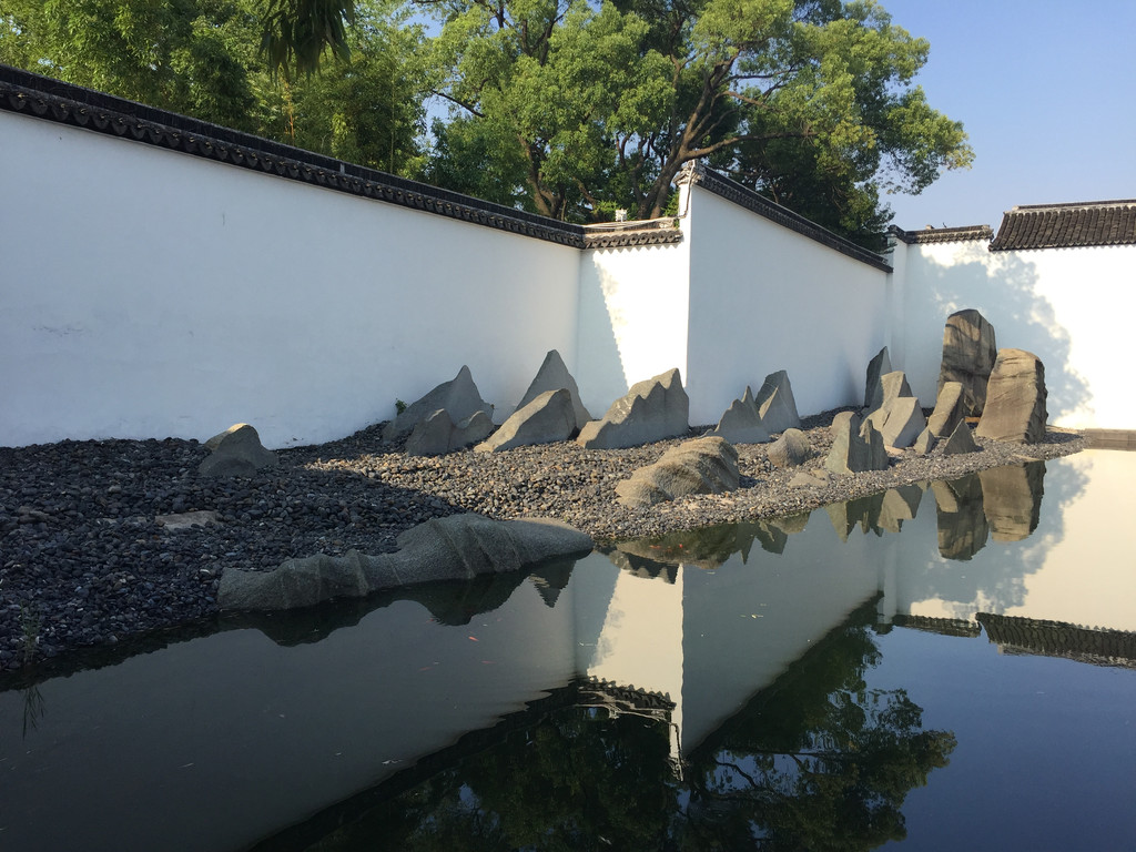 苏州博物馆贝聿铭大师根据米芾的山水画进行的创意