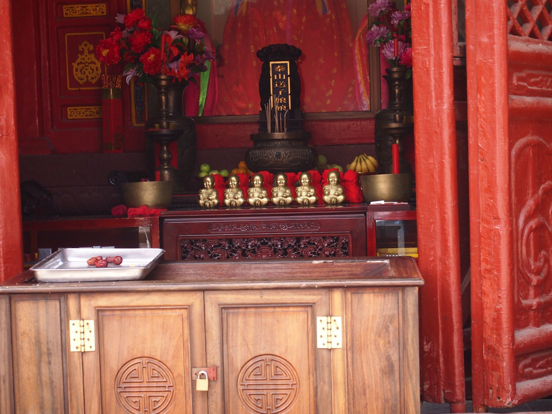 碧霞祠位于泰山岱顶,为泰山女神碧霞元君的祠宇,是道教高山建筑的代表