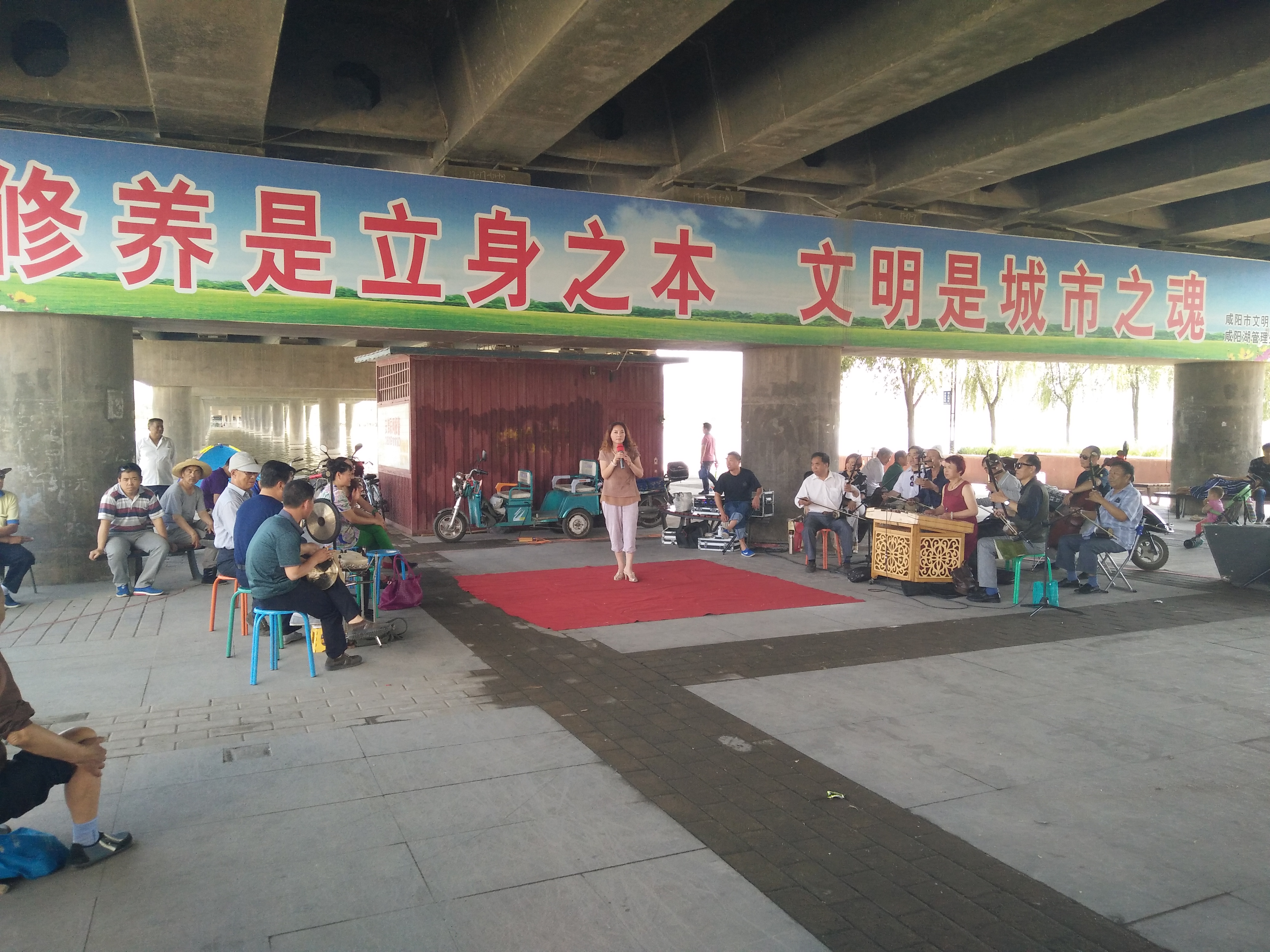 "咸阳古渡几千年"始于秦代,一直是"秦中第一大渡",并一直沿用至解放