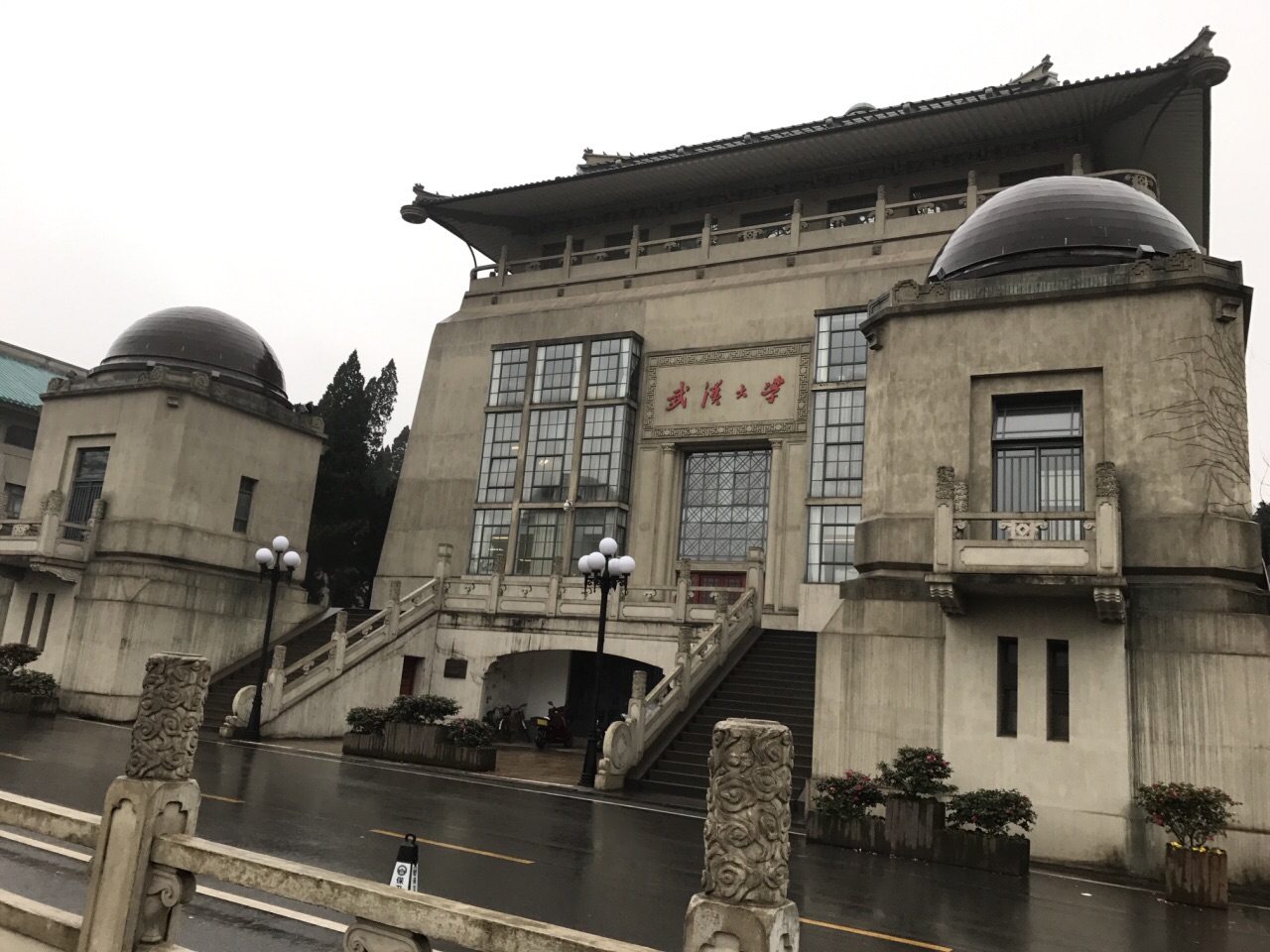 武汉大学旅游景点攻略图