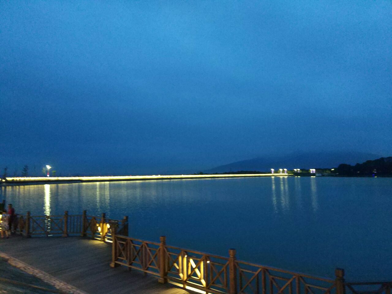 峨秀湖