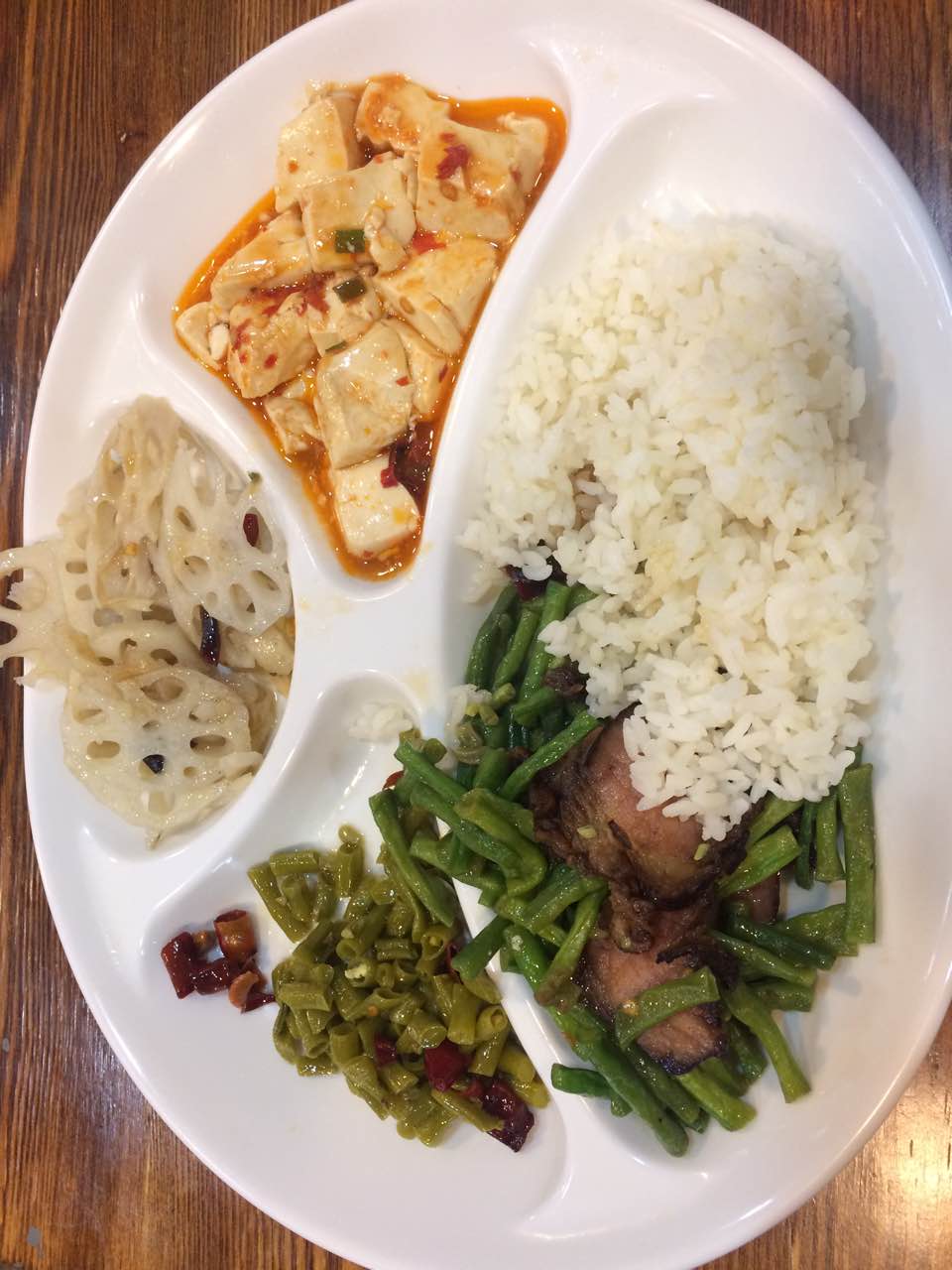 2020高朋满座美食餐厅,阿姨很热情,饭菜还可以 【去哪儿攻略】
