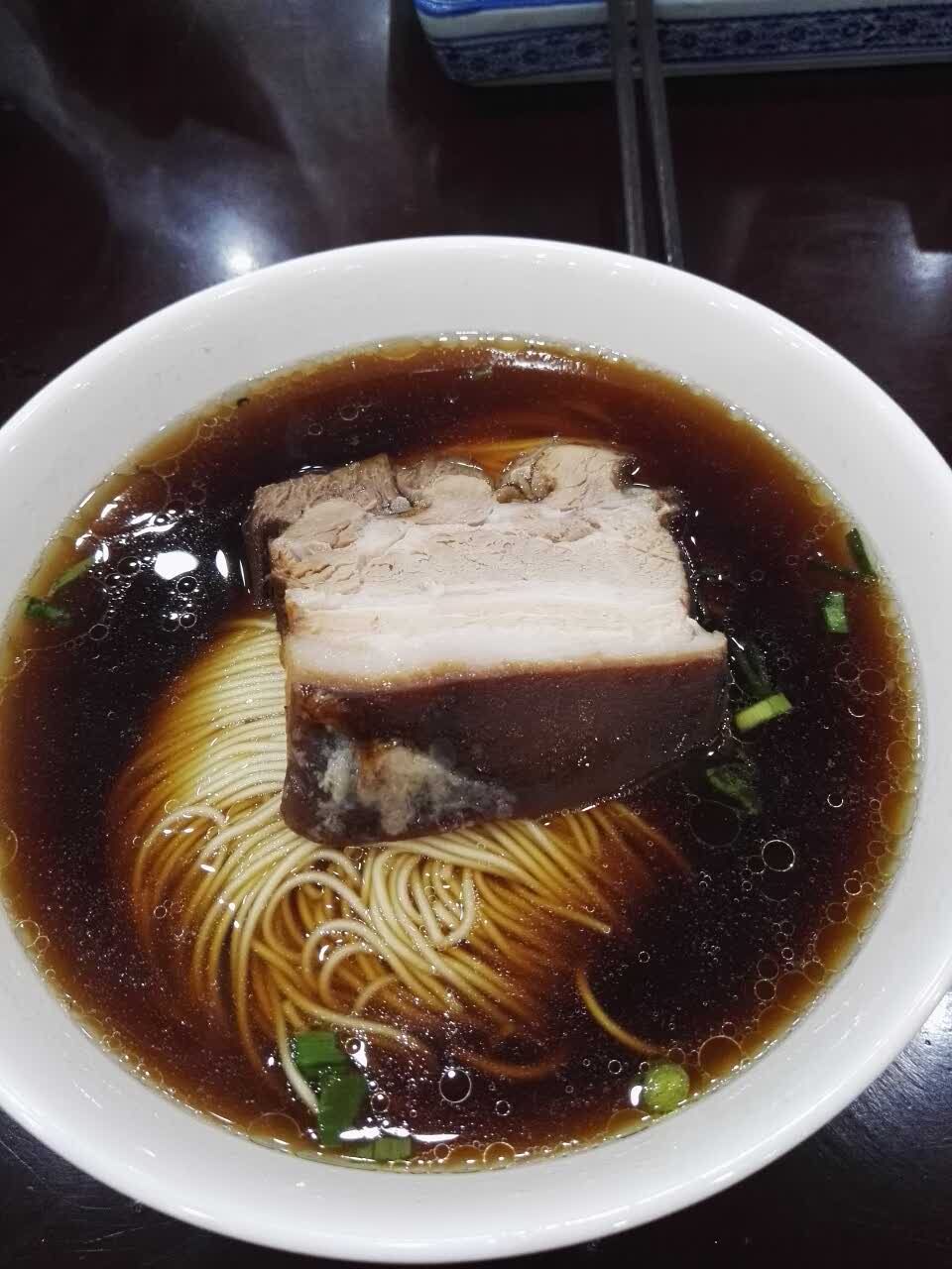 每天一碗面 健康舒适每一天最爱东吴面馆焖肉面