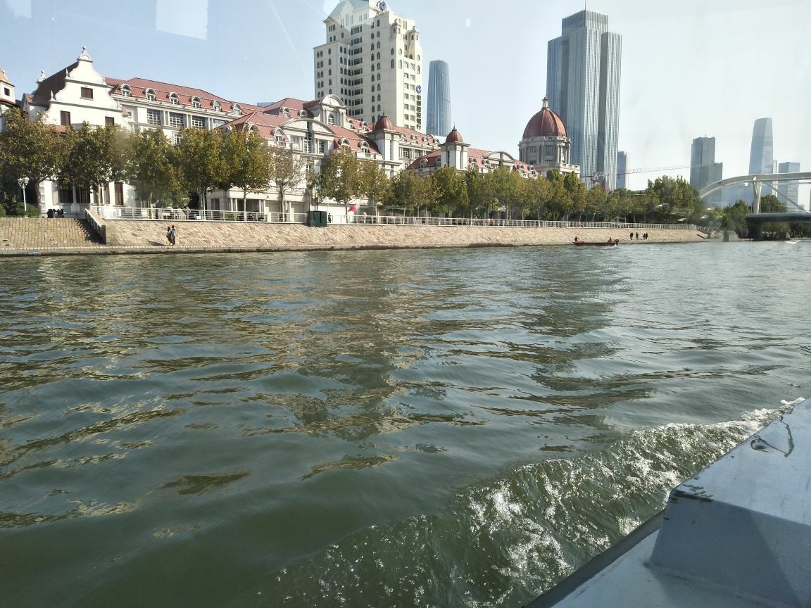 海河观光游船