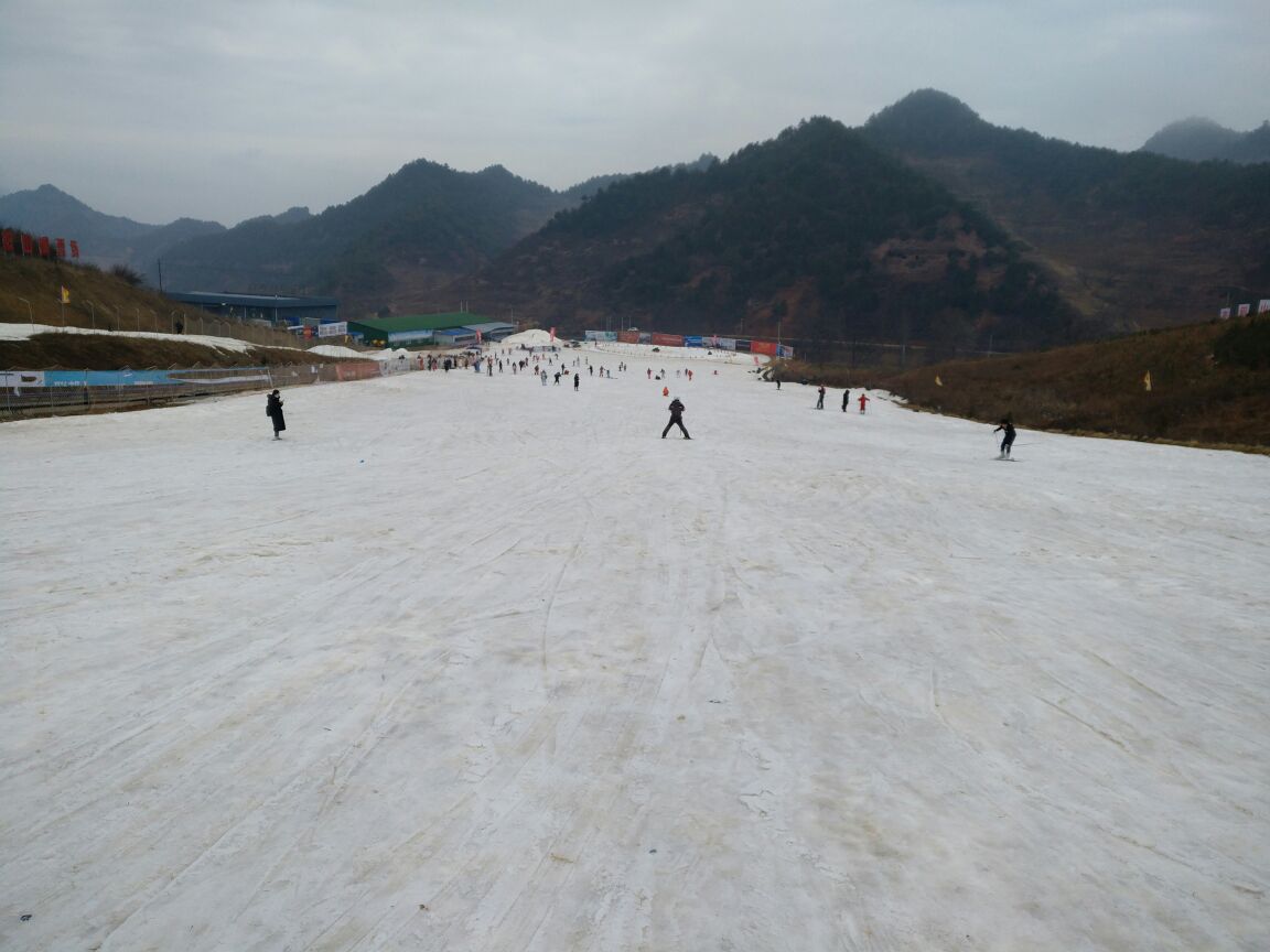 麦积山滑雪场