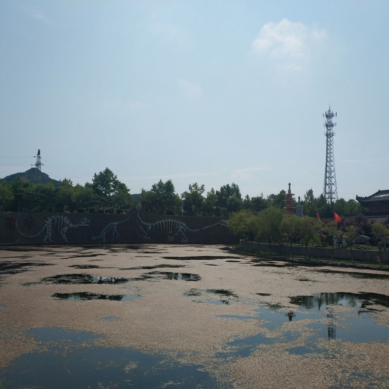 隆霞湖风景区
