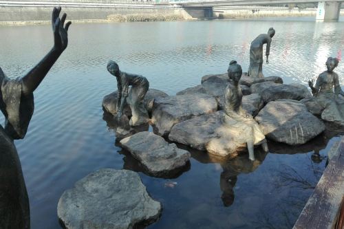 西施浣纱石