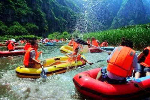 十渡龙湖湾漂流