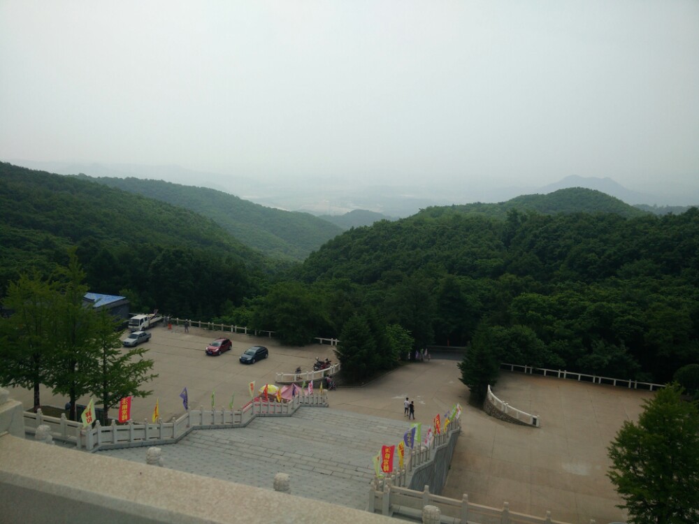 风景,真的太遗憾了,到了大庙之后就返程了,没能到山顶,而且去五龙山