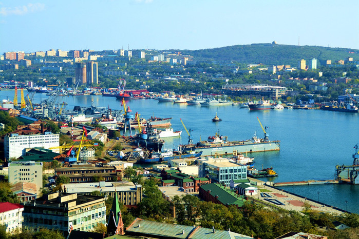 海参崴港口有穿越西伯利亚的铁路主干线,当地铁路部门为促进海参崴