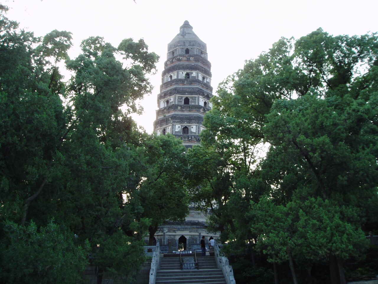 虎丘塔