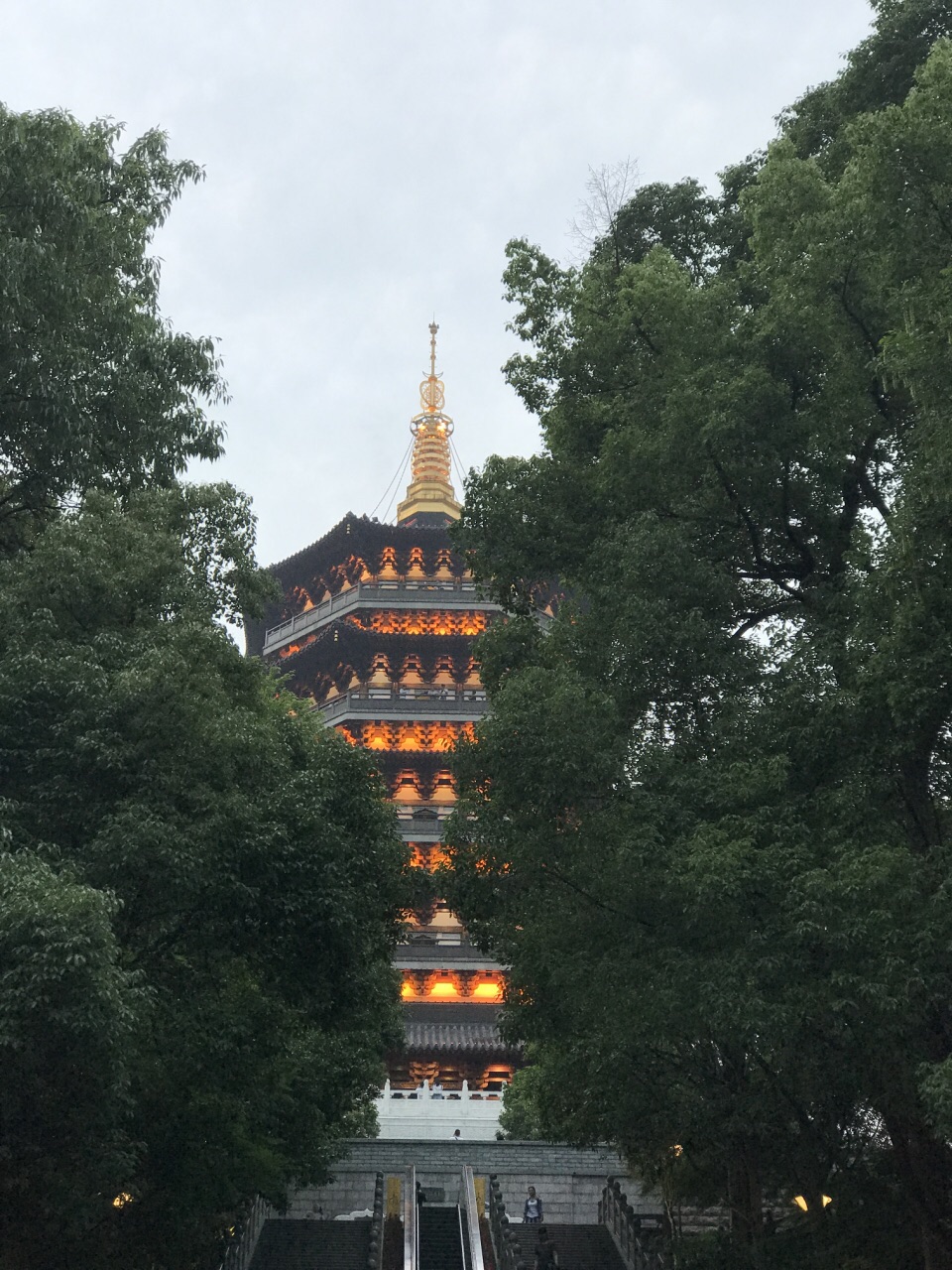 杭州雷峰塔好玩吗,杭州雷峰塔景点怎么样_点评_评价