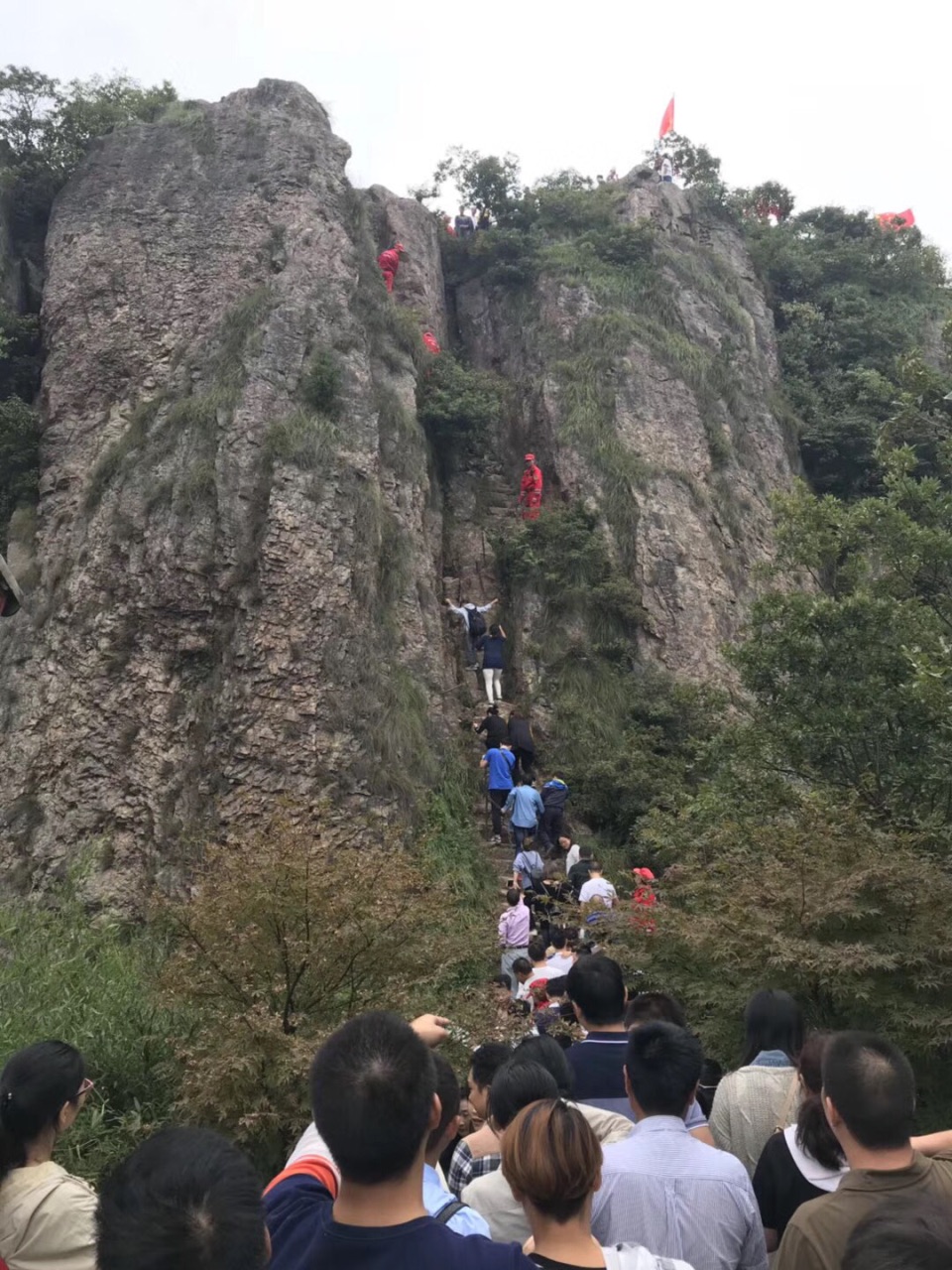 浦江仙华山风景秀美,山势险峻,环境幽雅,值得来领略一番!