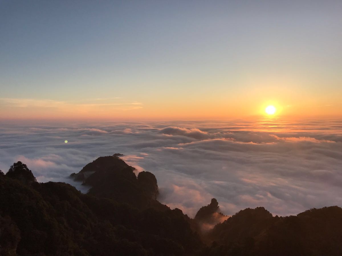 记录一下武当山的震撼日出,2017年10月8日.