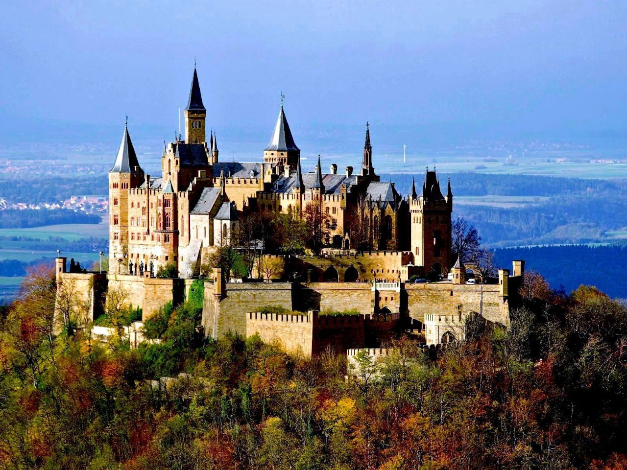 swan stone castle,德语:schloss neuschwanstein)全名新天鹅石城堡