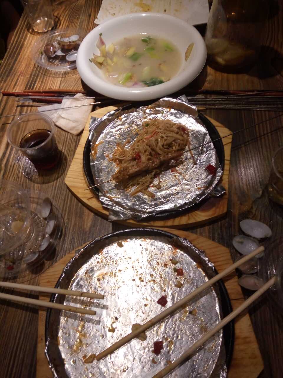 花甲还不错,基本没有沙,很新鲜美味!蟹柳金针菇也好吃!厉害了我的哥!