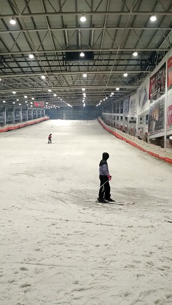 乔波室内滑雪馆