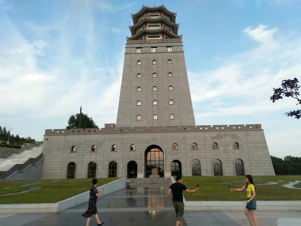 防川是我国著名旅游风景区之一,但她与其他著名风景区截然不同.