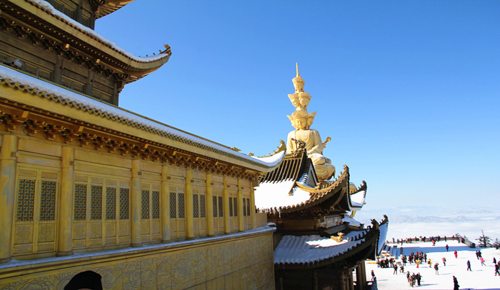 总面积1614平方米的金顶及铜殿各一座,以及第一山亭"铜亭"一座,为峨眉