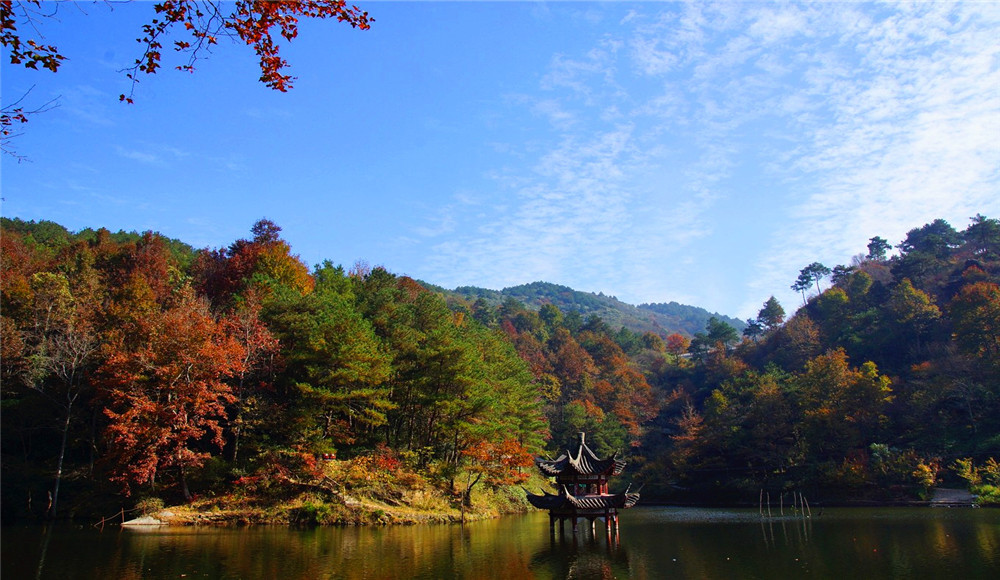 区---木兰刘家山寨景区 民俗风情区刘家山寨,是武汉市人口居住最高,最
