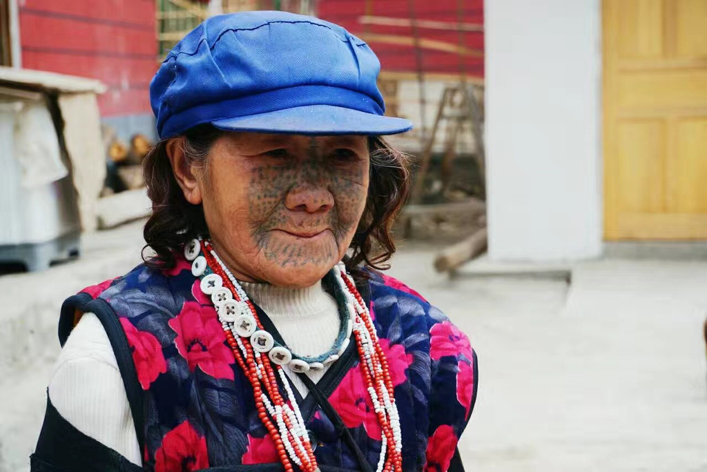 纹面女.未开发的云南怒江静心之旅