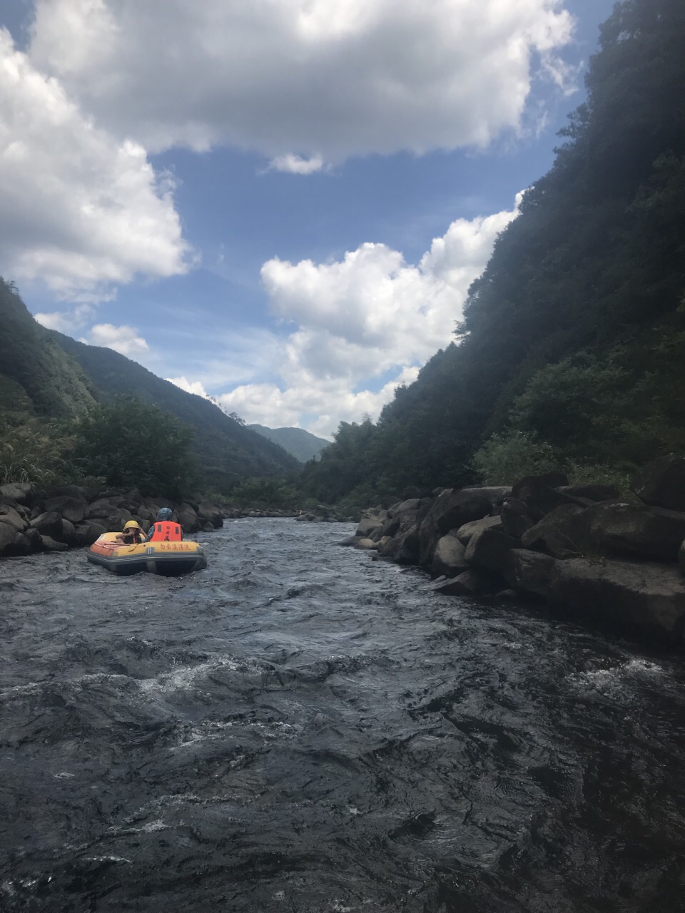 白云溪漂流