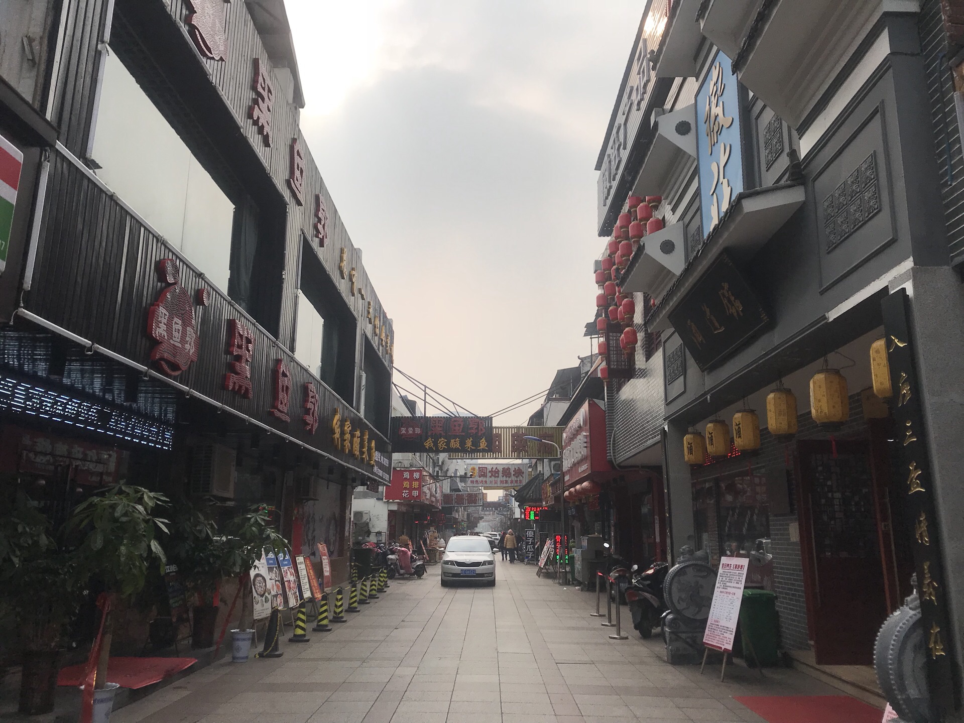 芜湖凤凰美食街中心广场好玩吗,芜湖凤凰美食街中心样