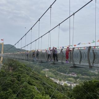 象山上周玻璃桥 自然风光 玻璃栈道/桥 景区 距景点2.8km    起